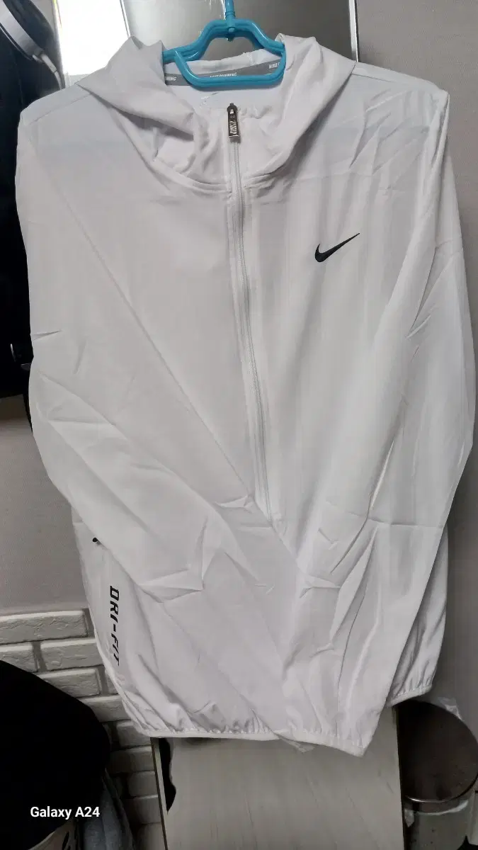 나이키 드라이핏 화이트 윈드러너 후드 집업 쟈켓 NIKE DRI-FIT